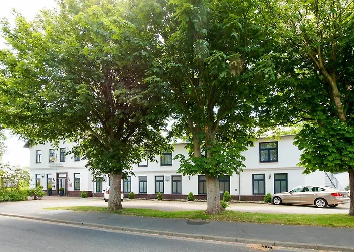 Golf- & Am Alten Deich Hotel 3*